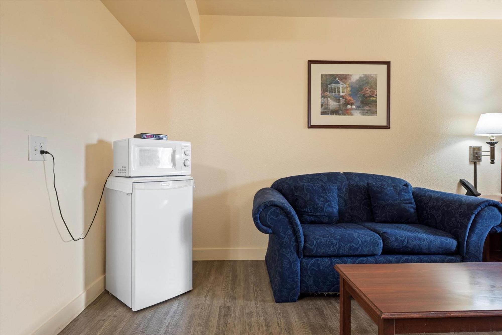 Quincy Inn And Suites Εξωτερικό φωτογραφία
