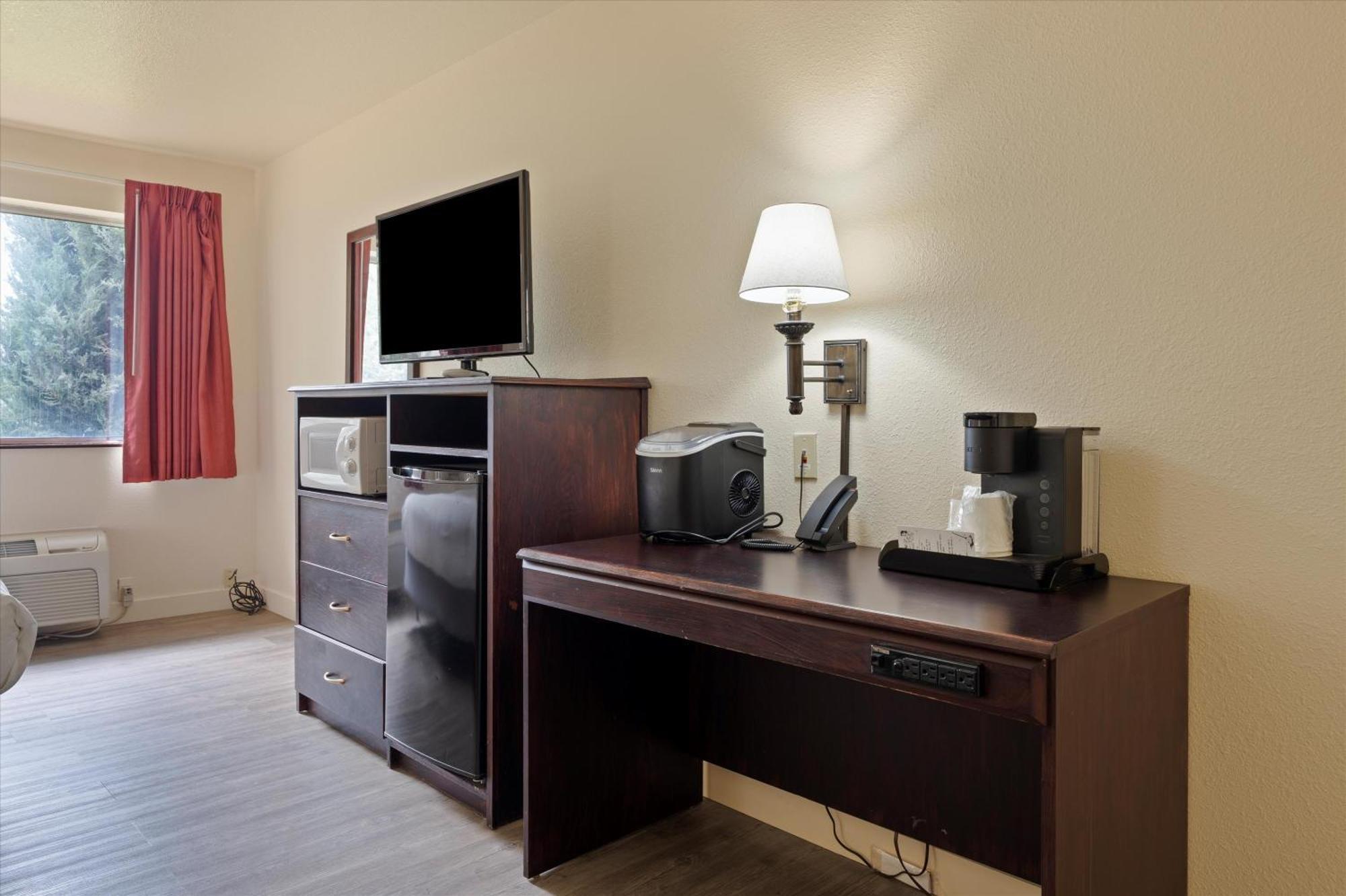 Quincy Inn And Suites Εξωτερικό φωτογραφία