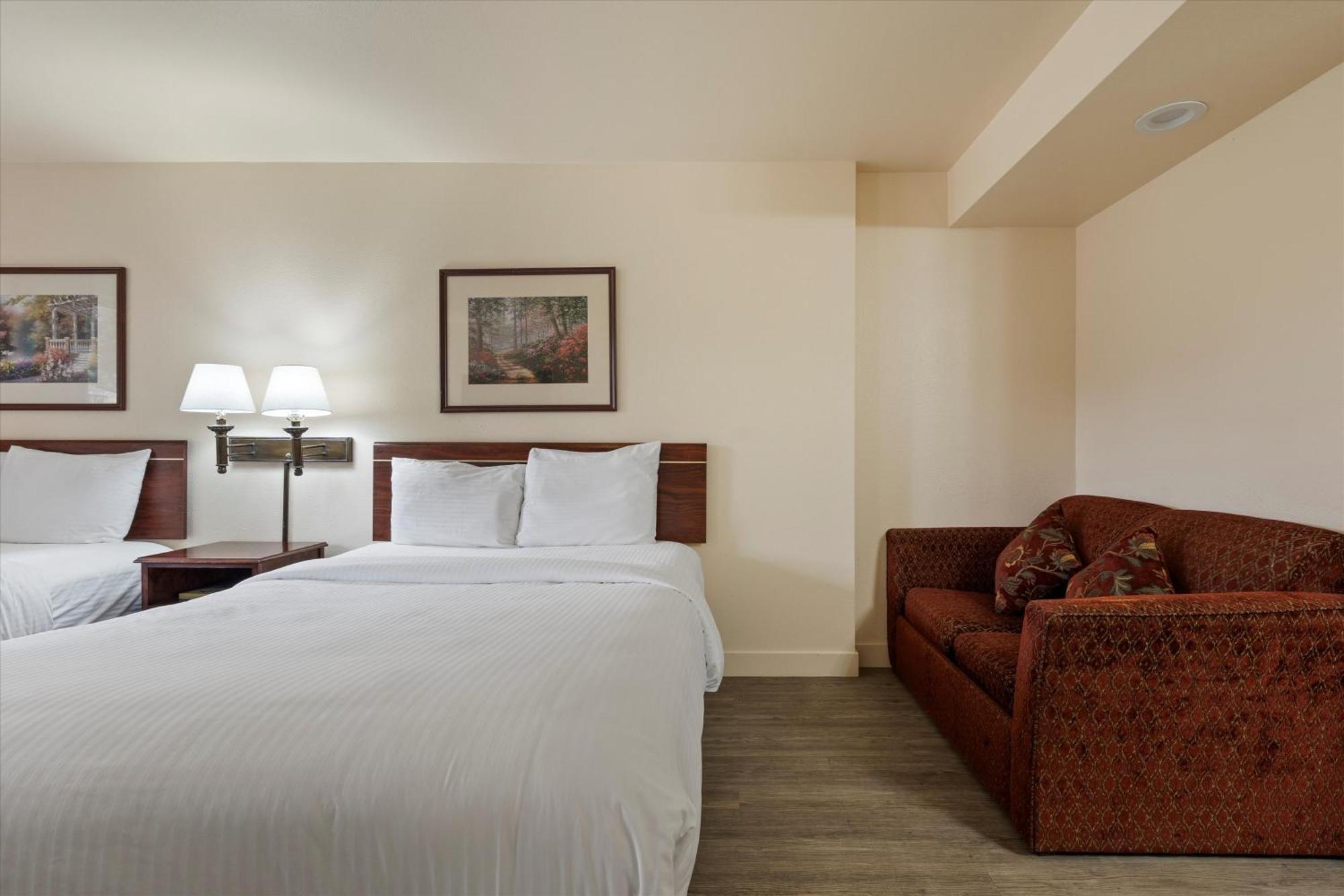 Quincy Inn And Suites Εξωτερικό φωτογραφία