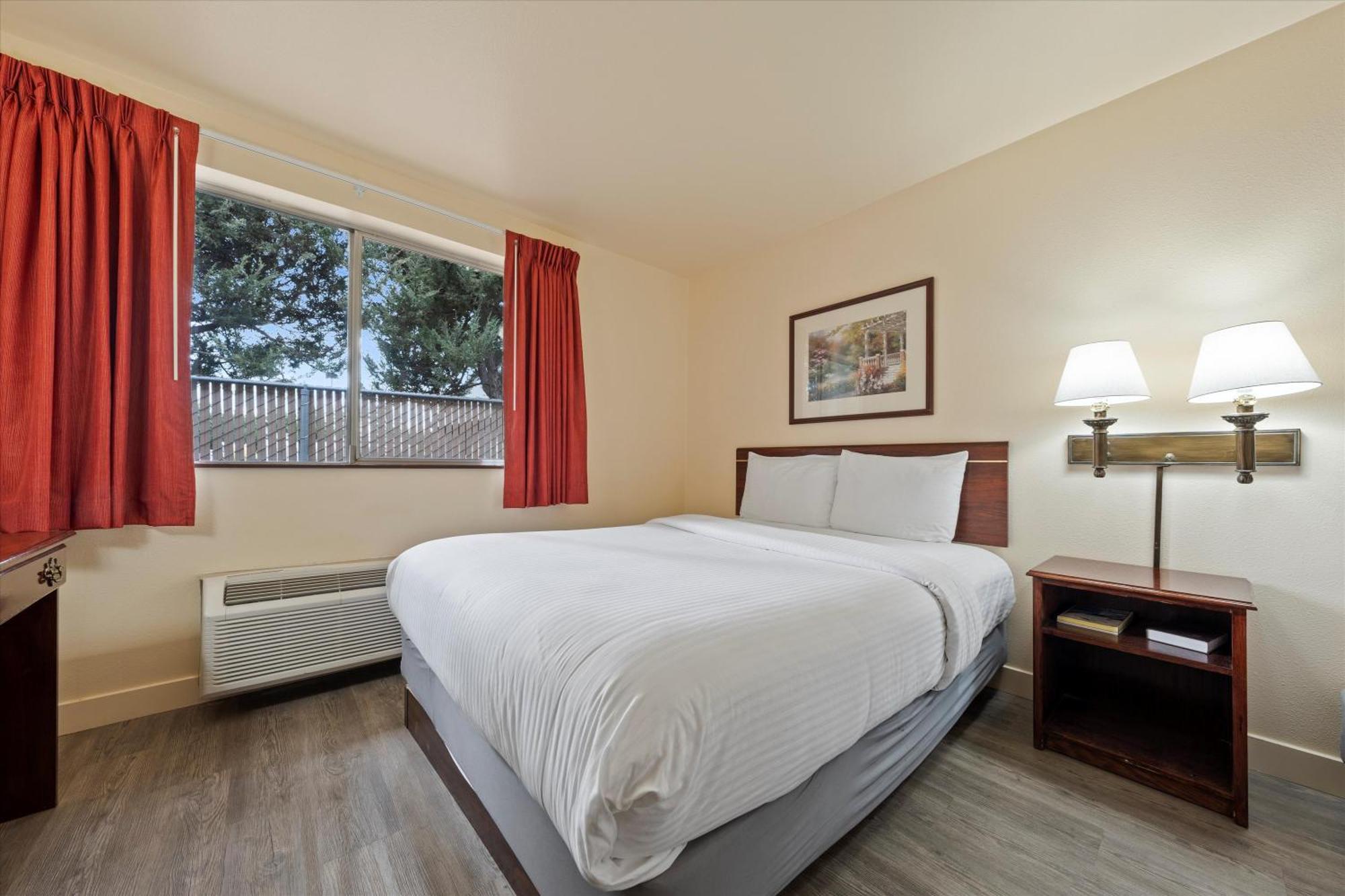 Quincy Inn And Suites Εξωτερικό φωτογραφία