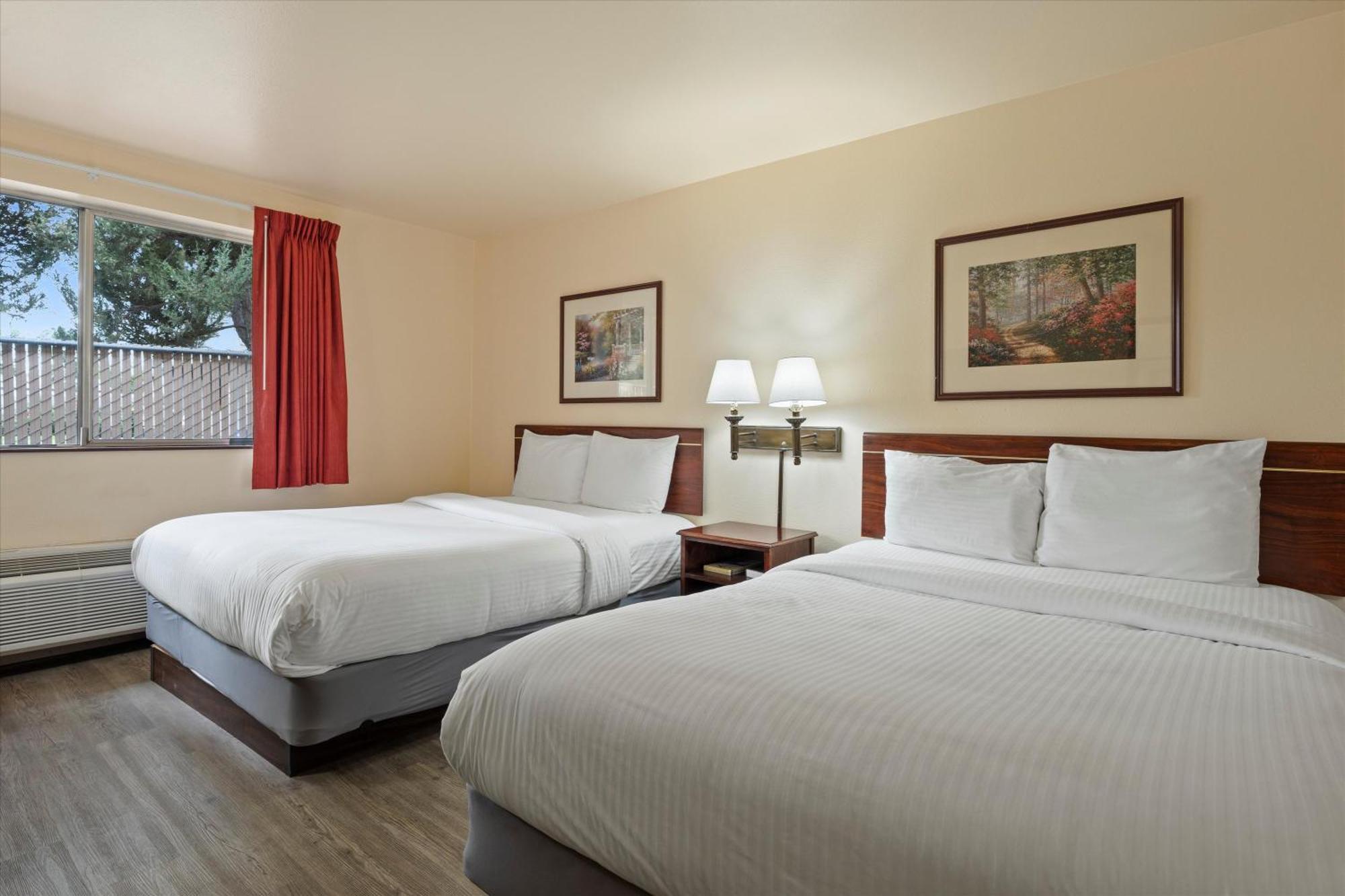 Quincy Inn And Suites Εξωτερικό φωτογραφία