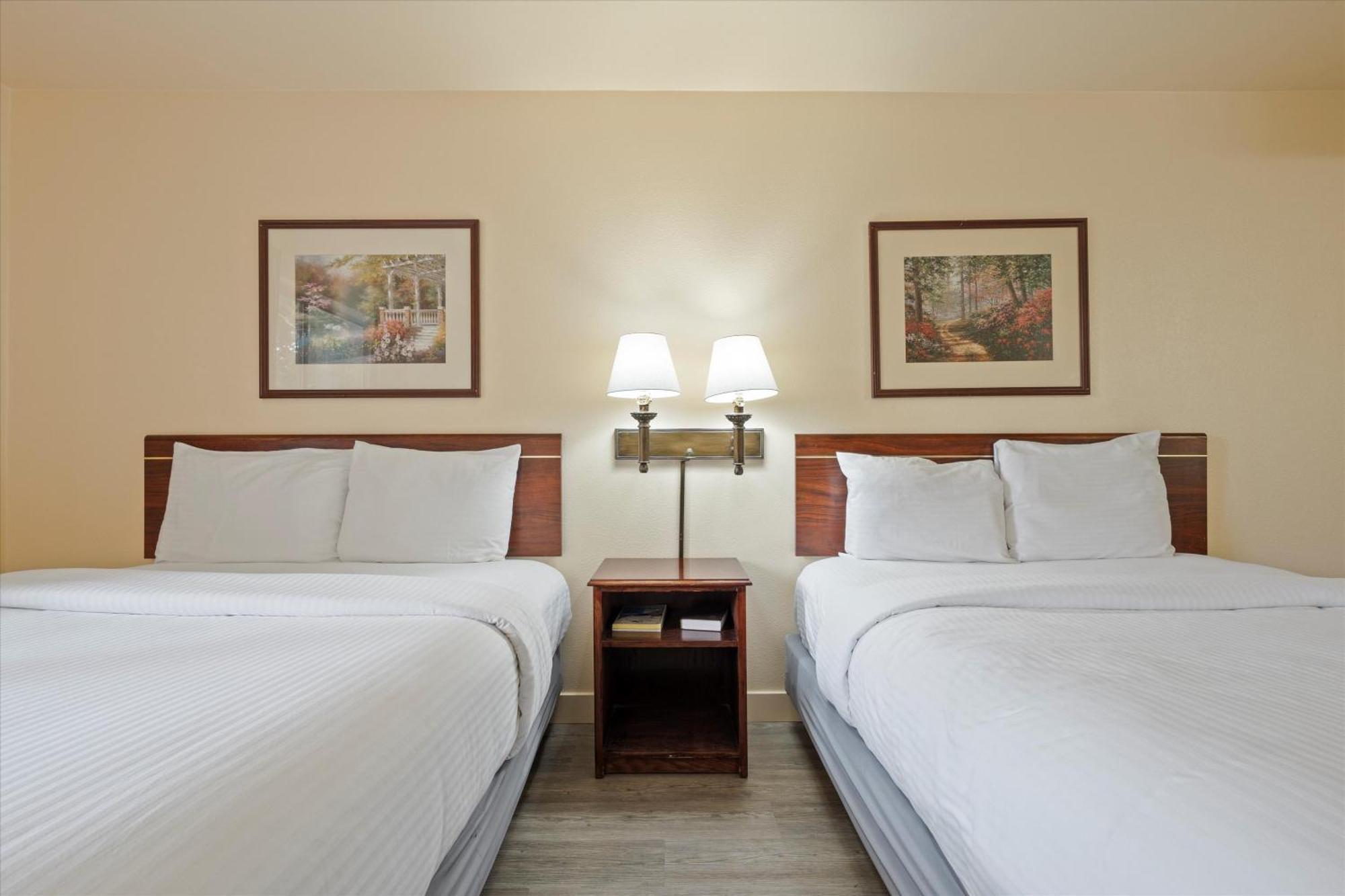 Quincy Inn And Suites Εξωτερικό φωτογραφία