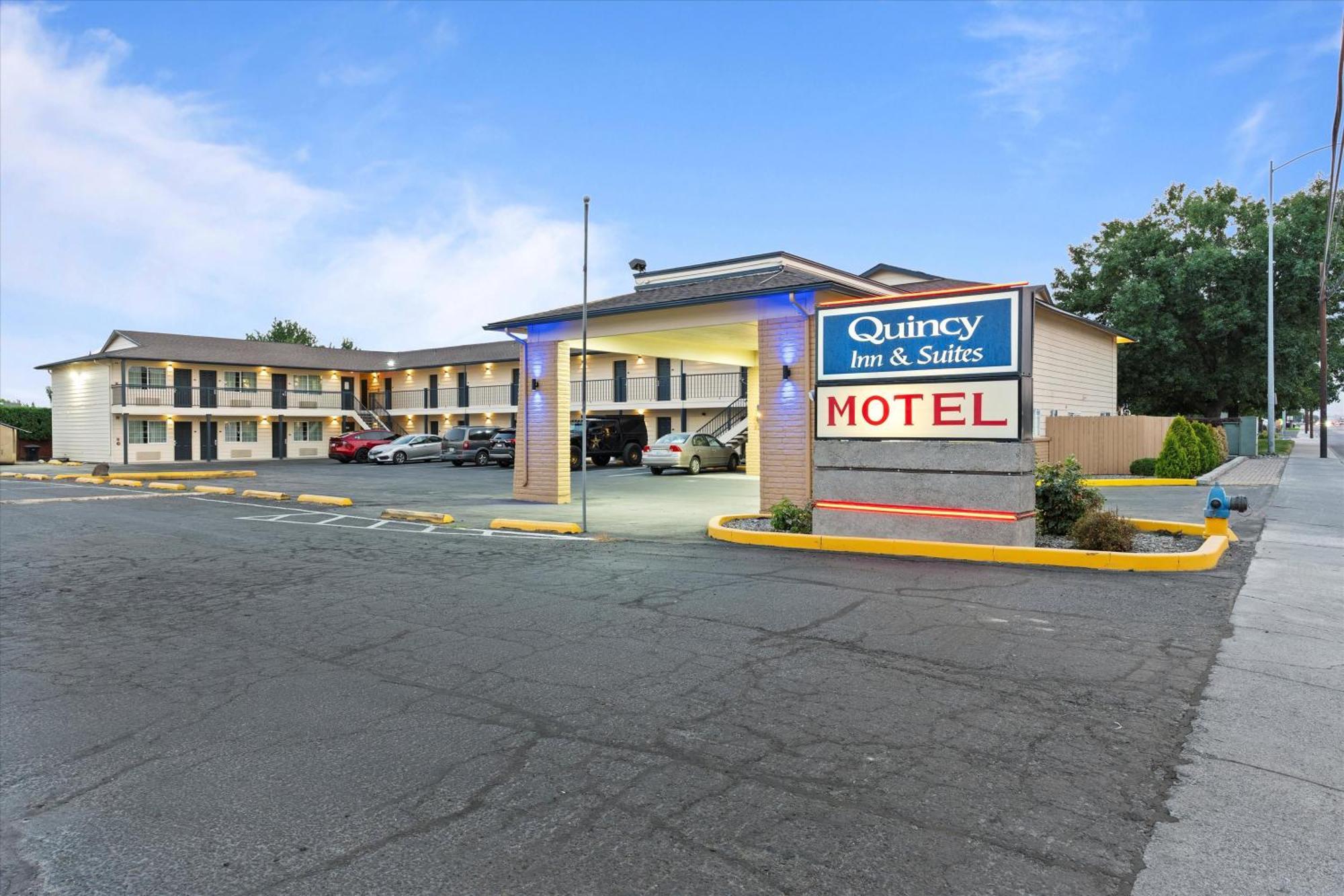 Quincy Inn And Suites Εξωτερικό φωτογραφία