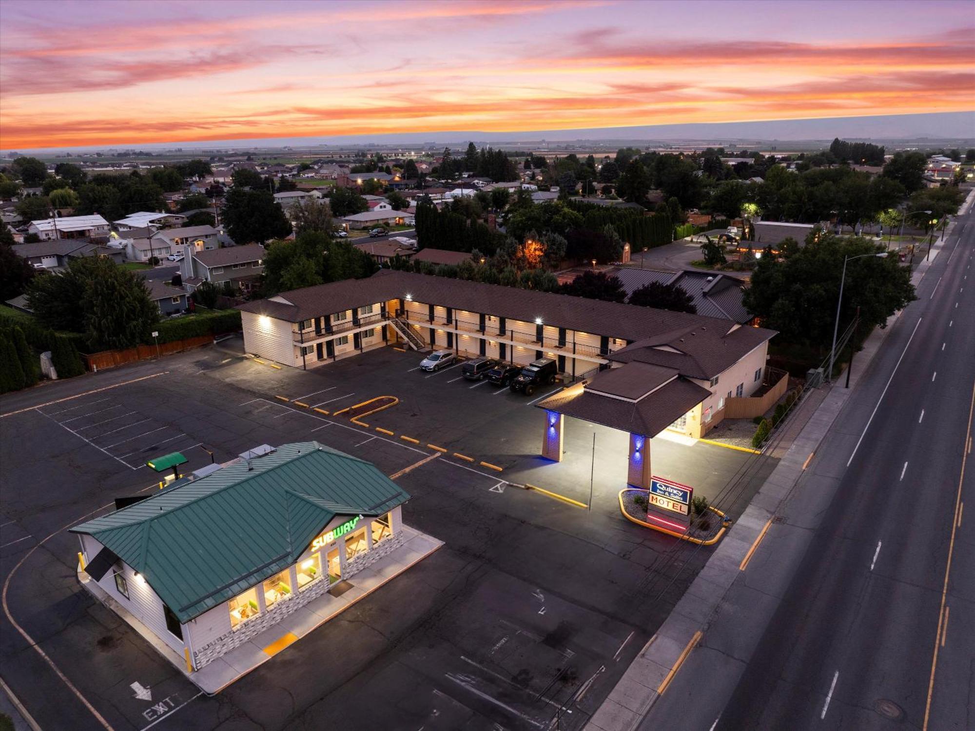 Quincy Inn And Suites Εξωτερικό φωτογραφία