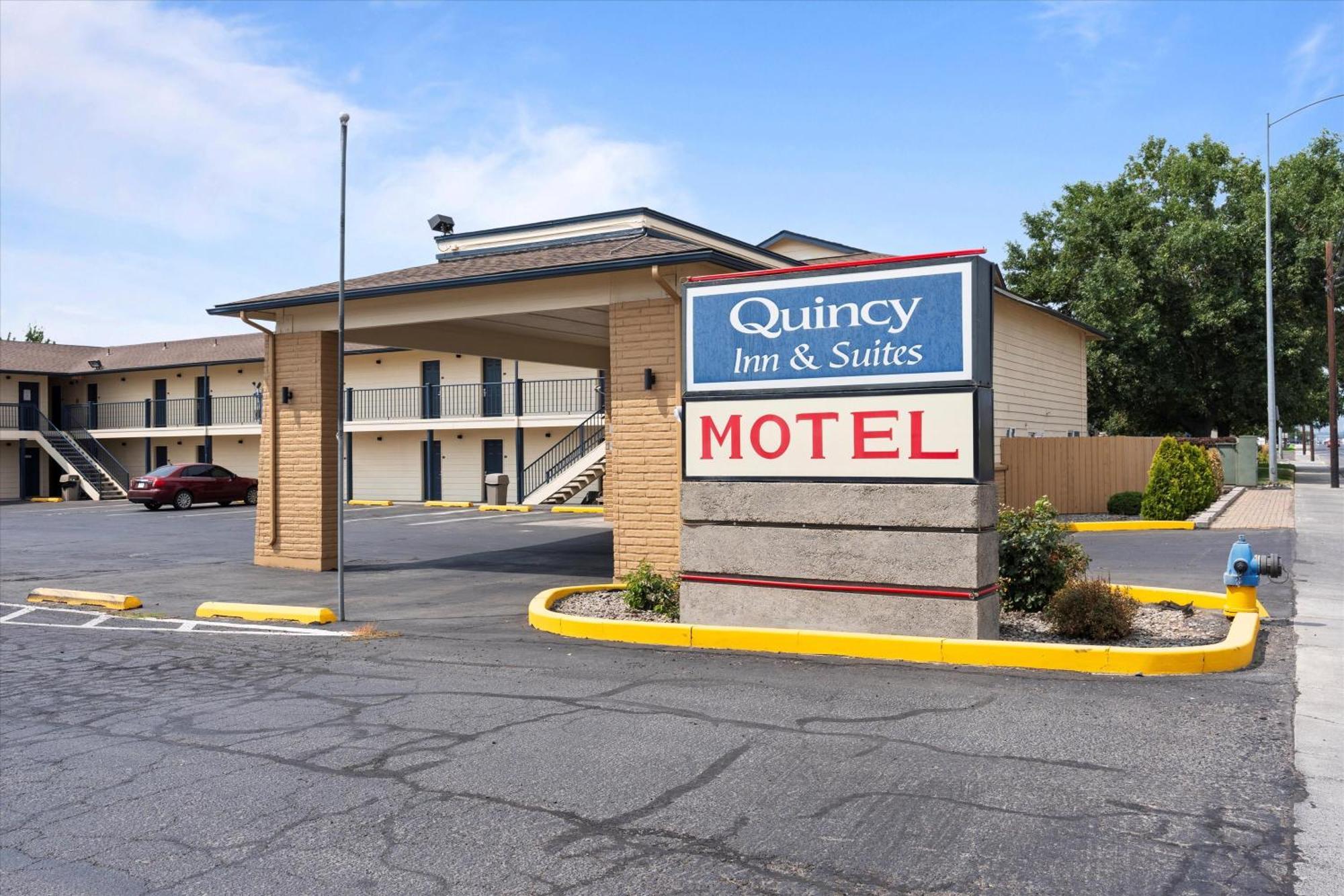 Quincy Inn And Suites Εξωτερικό φωτογραφία
