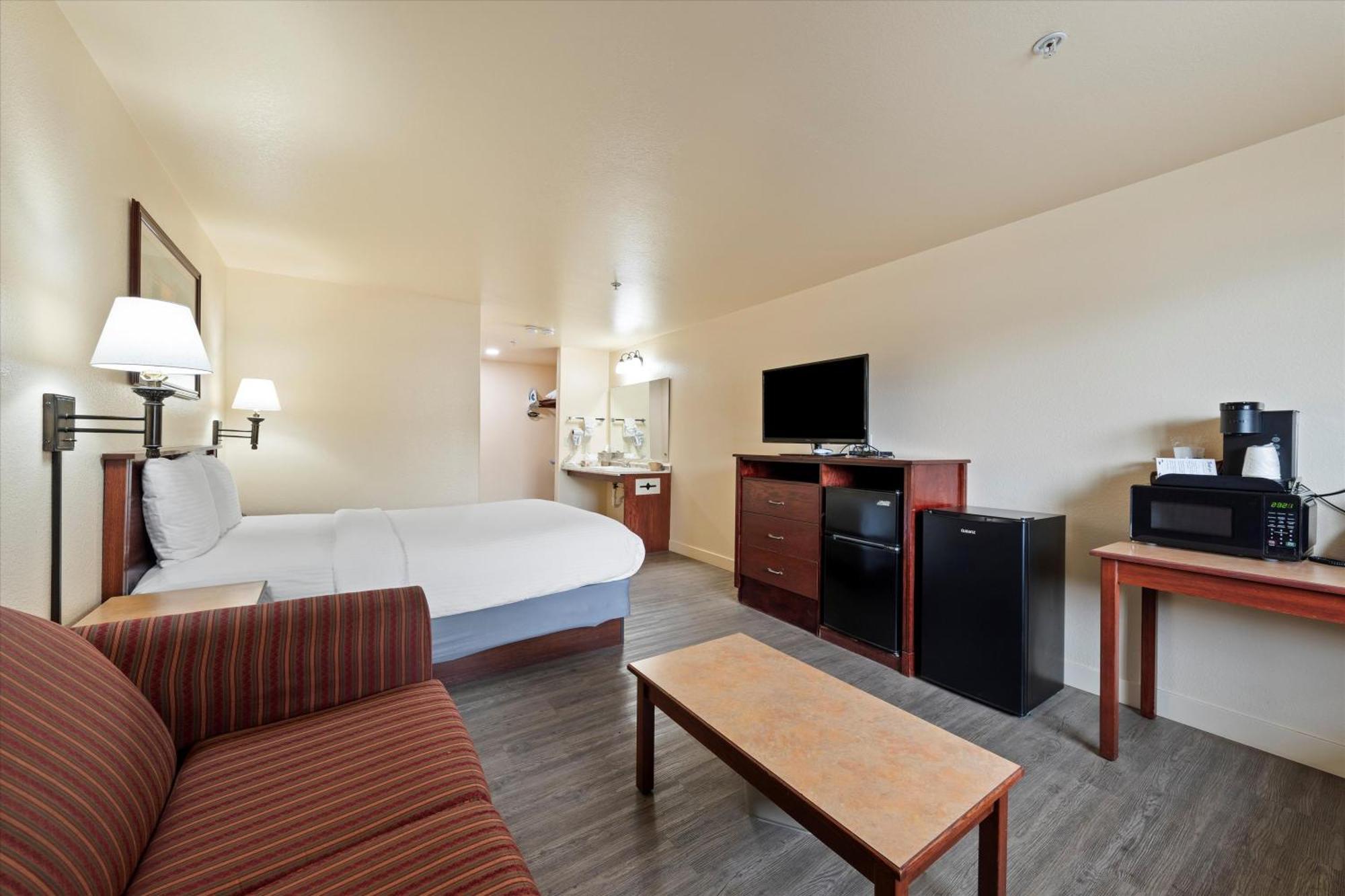 Quincy Inn And Suites Εξωτερικό φωτογραφία